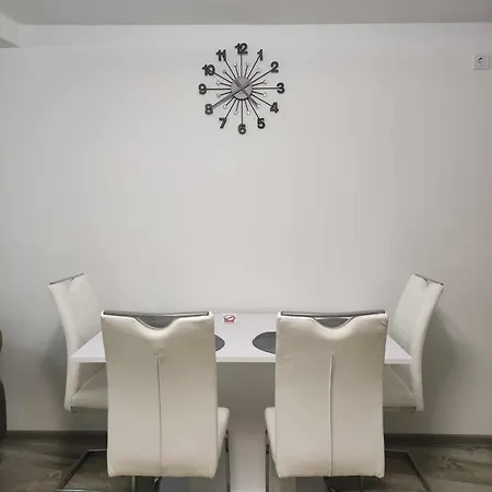 Enidom Apartment Oroshaza