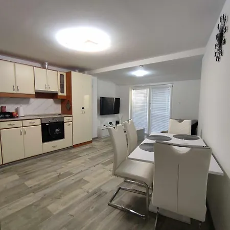 Apartment Enidom Oroshaza