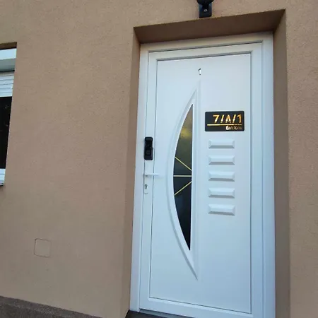 Enidom Apartment Oroshaza